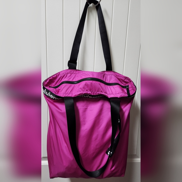 LULULEMON The Rest is Written Tote in Highlight Purple NWOT - Picture 6 of 16